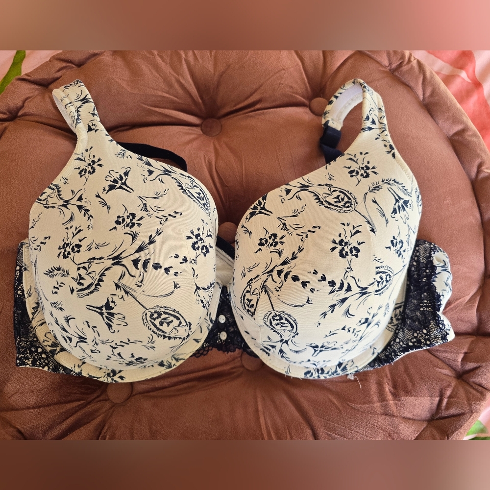 Cacique Cream and Navy Floral Bra Full Coverage